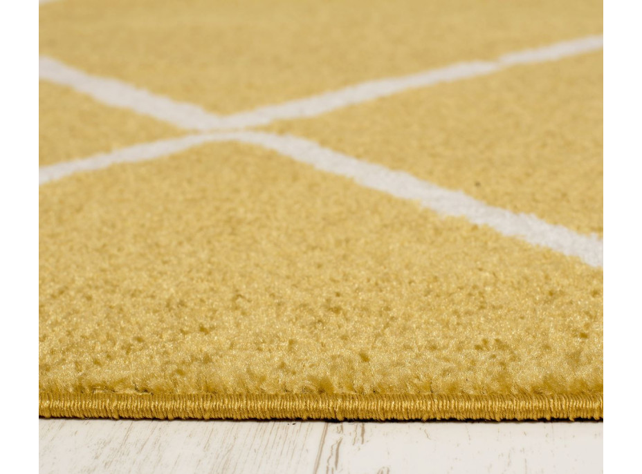 Moderné kusový koberec SPRING TROX - žltý