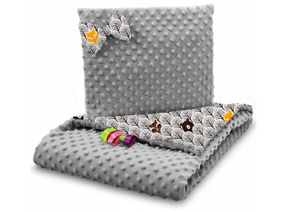Detská deka do kočíka s vankúšikom a motýlikom - PREMIUM set 3v1 - Škandinávsky les hnedý so sivou Minky