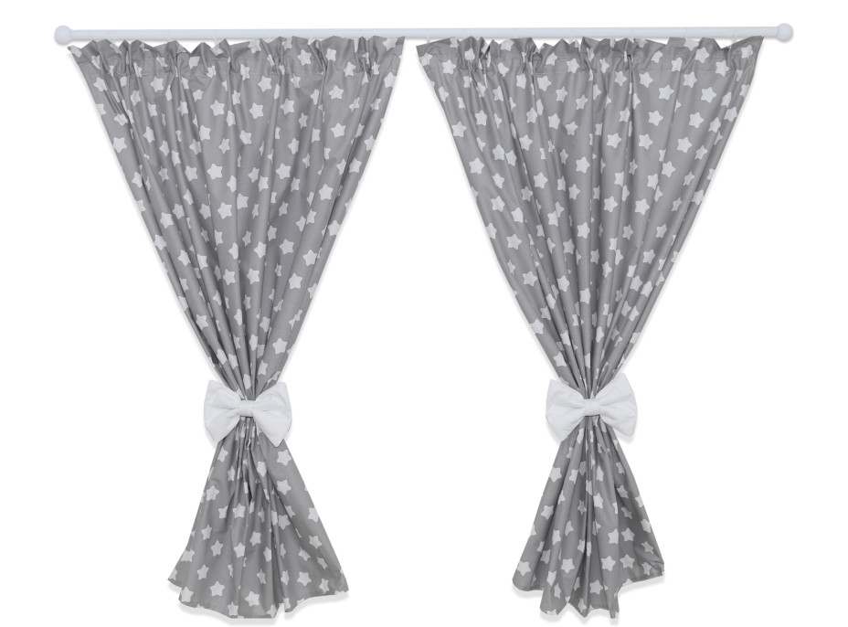 Detský bavlnený záves 155x150 cm PREMIUM s mašľou - sada 2 ks - Veľké biele hviezdičky so šedou