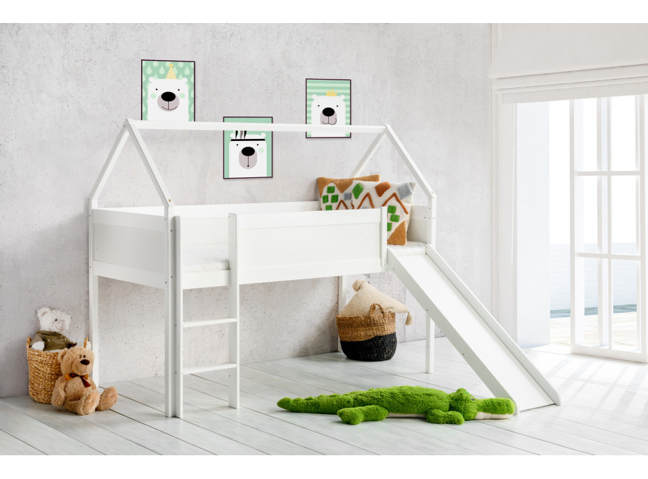 Detská domčeková VYVÝŠENÁ posteľ so šmykľavkou FUTBAL - 200x90 cm - BIELA