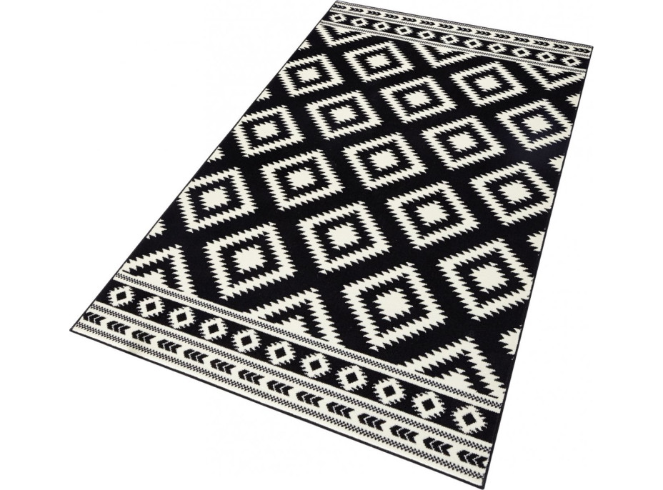 Kusový koberec Gloria 102412