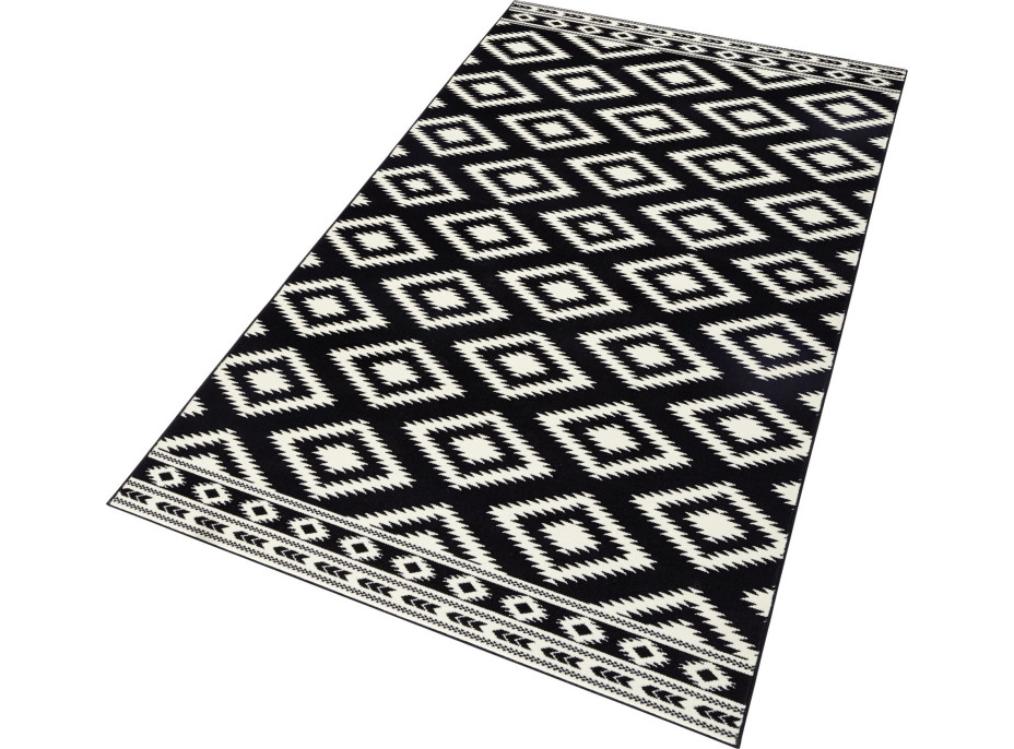 Kusový koberec Gloria 102412