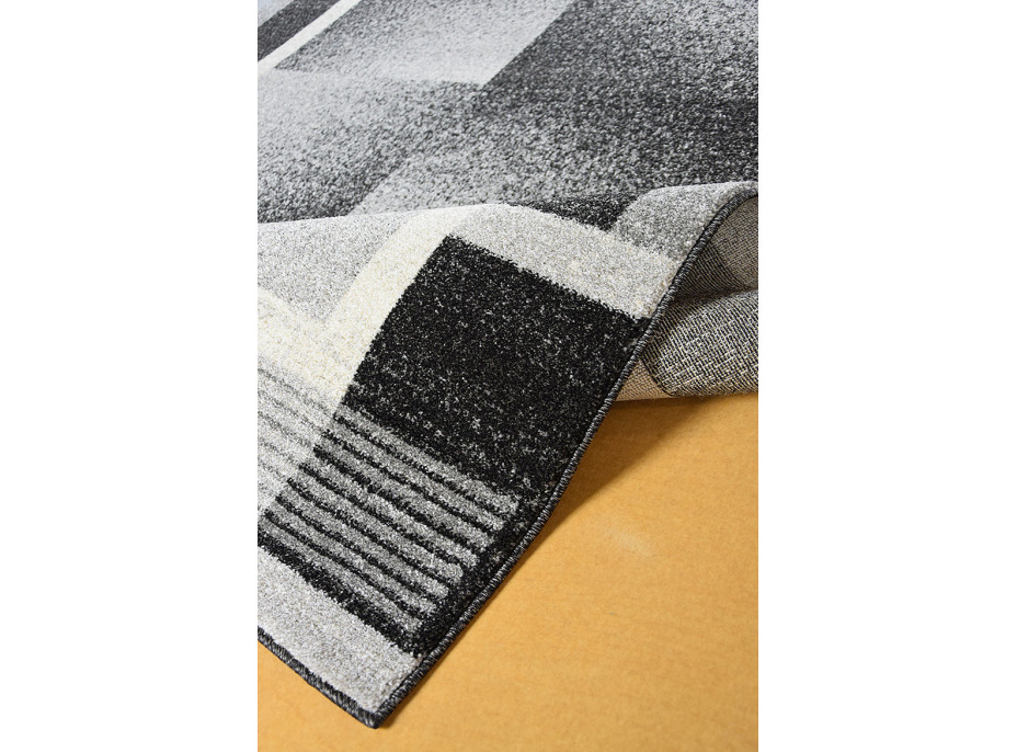 Kusový koberec Monte Carlo 4056 Silver (Grey)