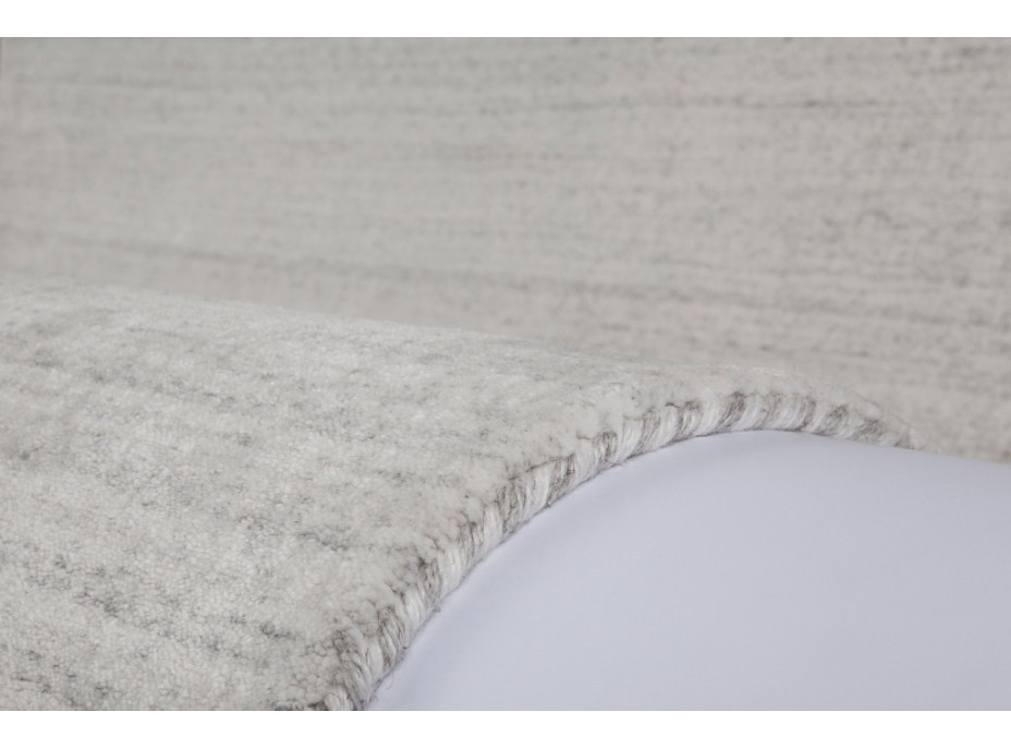 Ručne tkaný kusový koberec Legend of Obsession 330 Silver