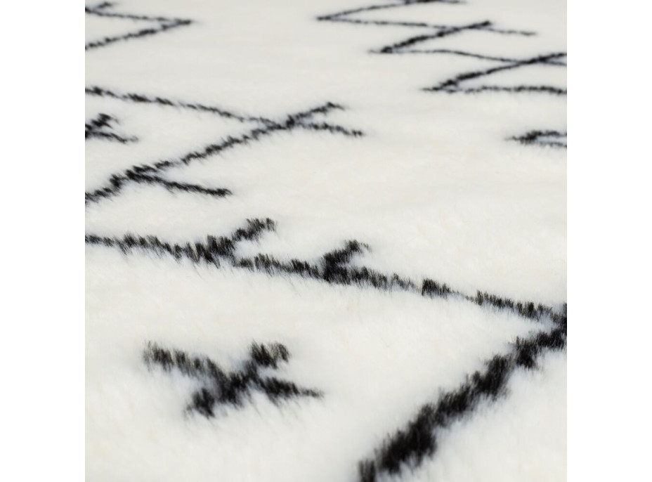 Kusový koberec Furber Adil Fur Berber Ivory/Black
