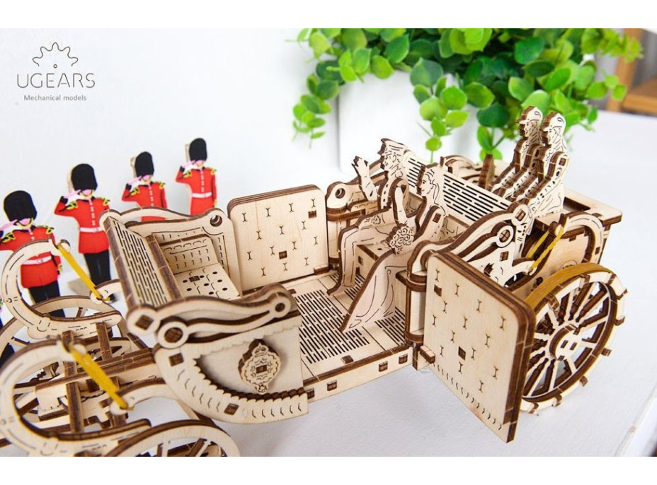 UGEARS 3D puzzle Kráľovský kočiar 290 dielikov