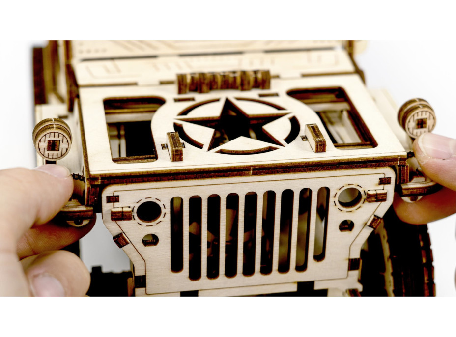WOODEN CITY 3D puzzle Terénne auto - džíp 4x4, 570 dielikov