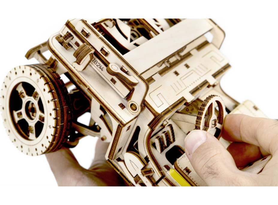 WOODEN CITY 3D puzzle Terénne auto - džíp 4x4, 570 dielikov