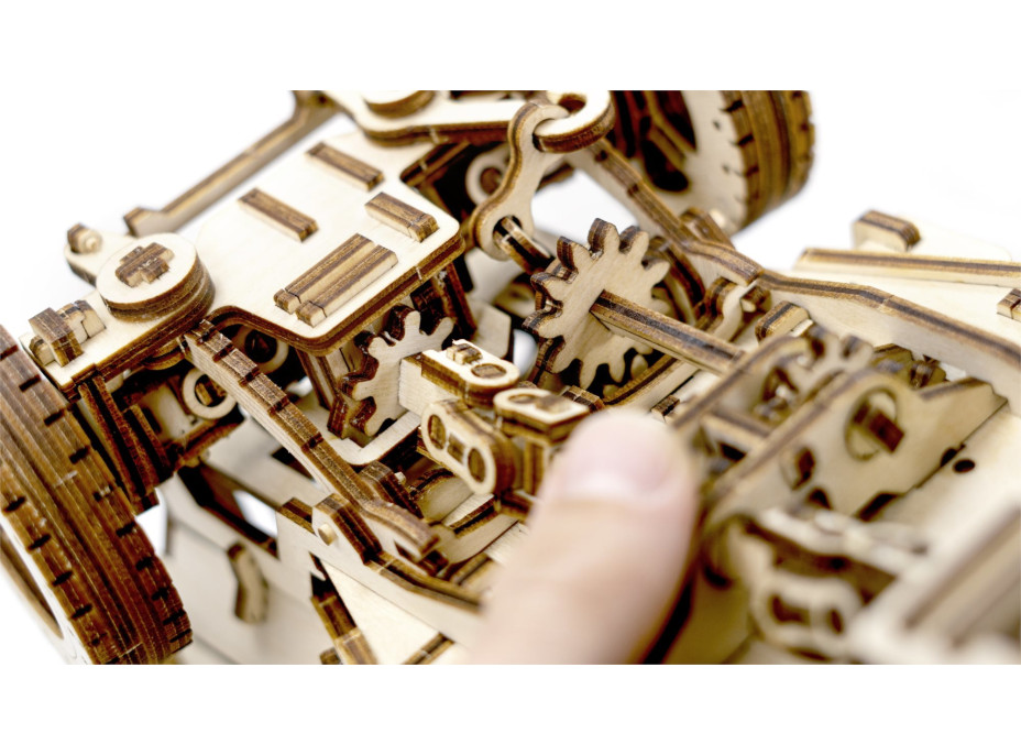 WOODEN CITY 3D puzzle Terénne auto - džíp 4x4, 570 dielikov