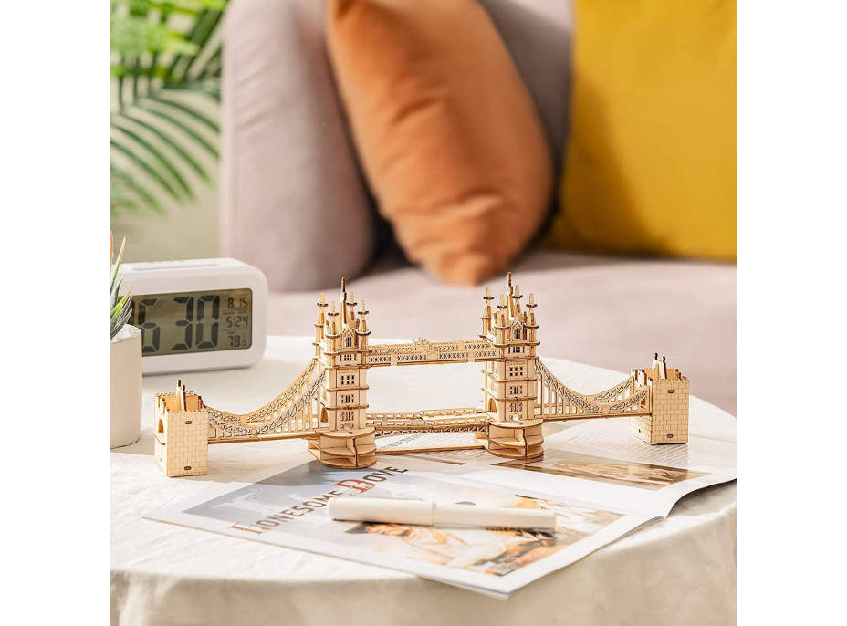 ROBOTIME Rolife Svietiace 3D drevené puzzle Tower Bridge 113 dielikov