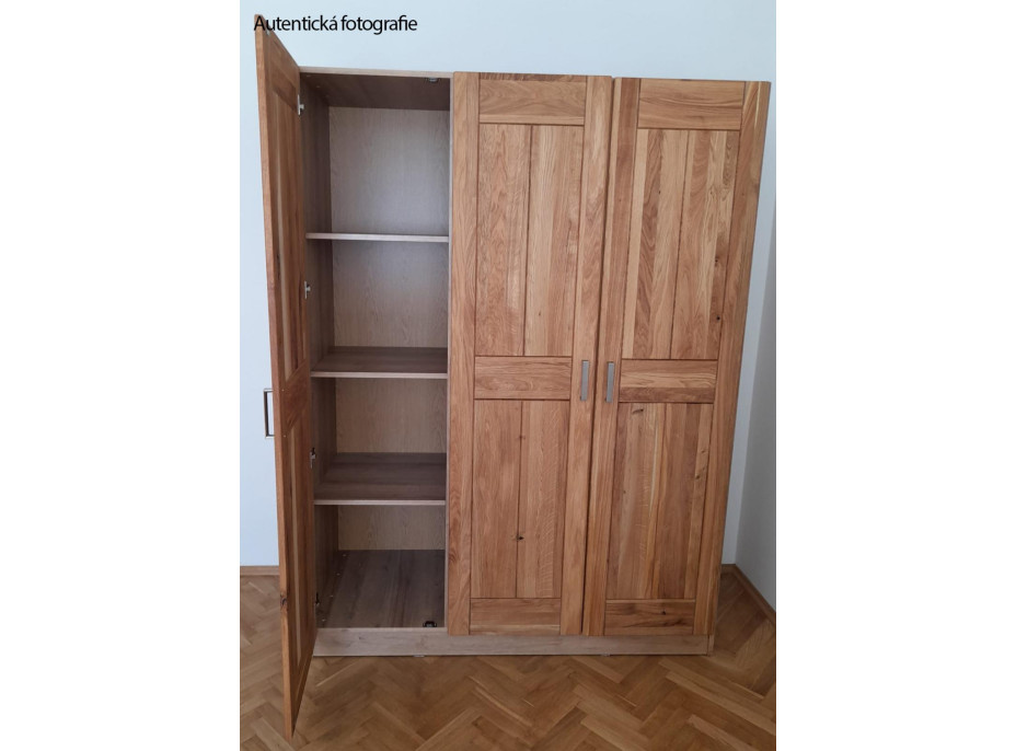 Šatníková skriňa z masívu dub FRED - 3-dverová so zrkadlom