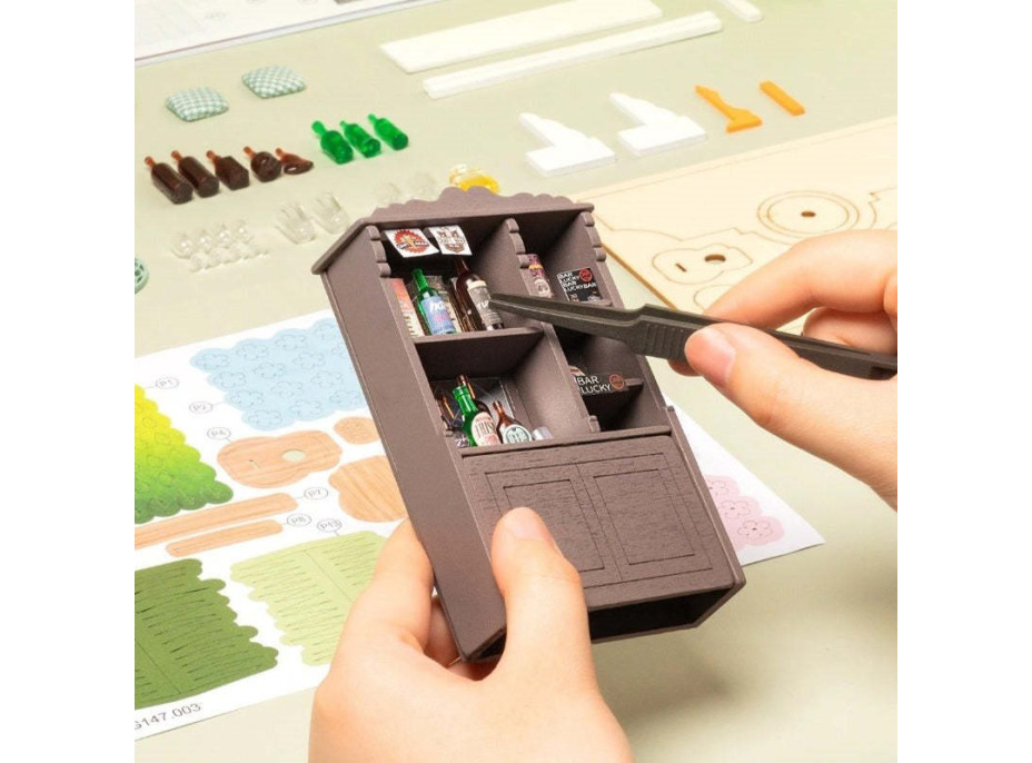 ROBOTIME Rolife DYI House: Light Music bar s LED osvetlením