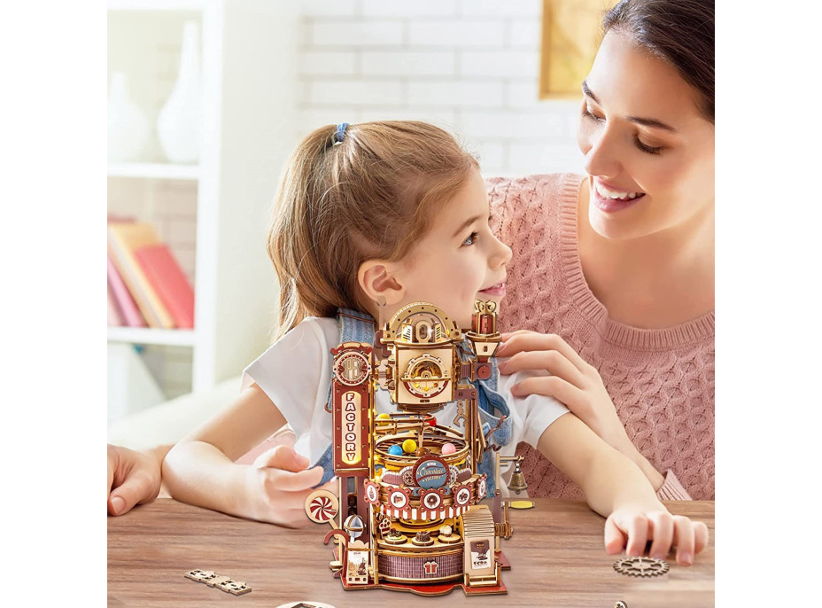 ROBOTIME Roker 3D drevené puzzle Guľôčková dráha: Továreň na čokoládu s LED svetlami 420 dielikov