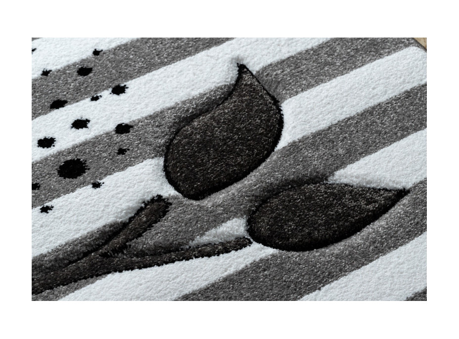 Detský kusový koberec Petit Birds grey