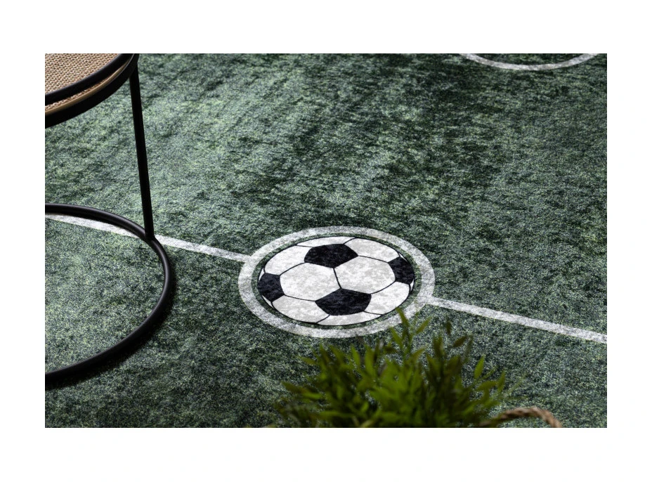 Detský kusový koberec Bambino 2138 Football green