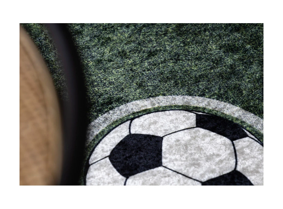 Detský kusový koberec Bambino 2138 Football green