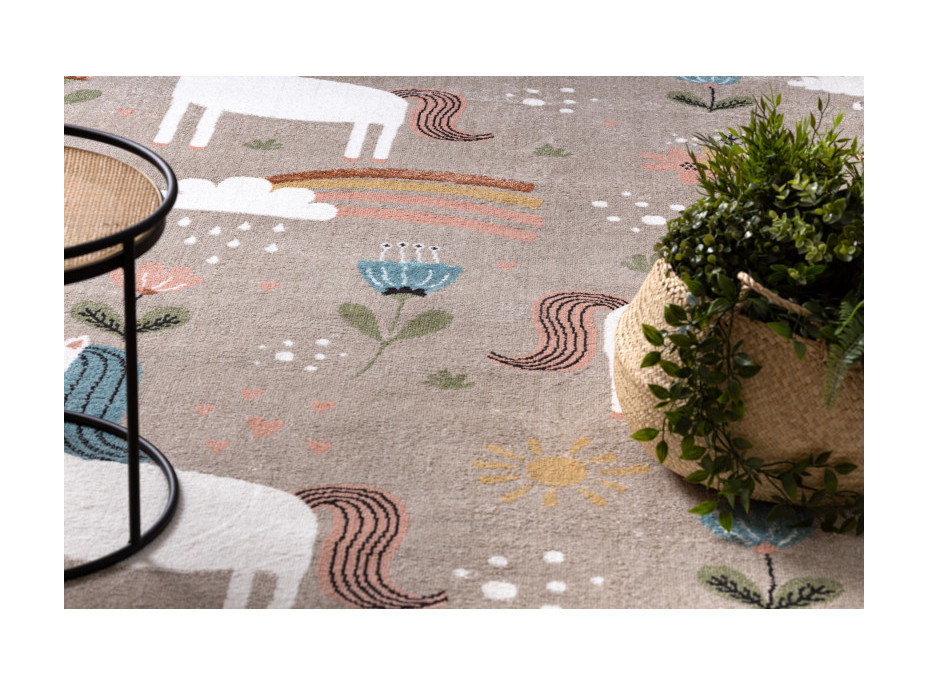 Detský kusový koberec Fun Unicorn with rainbow beige